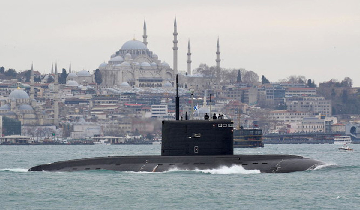 Turkey blocks warships from Bosphorus, Dardanelles